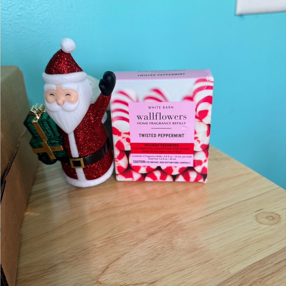 White Barn Twisted Peppermint Wallflowers Refill - Pink and White